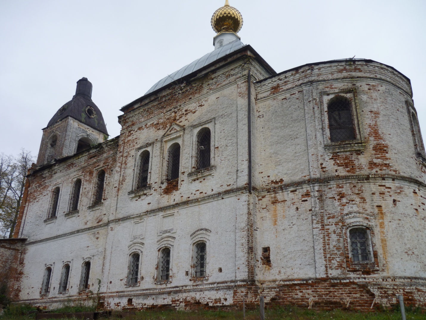 Храмовый комплекс: церковь Скорбященская, церковная сторожка, XVIII в. -  Культурное наследие