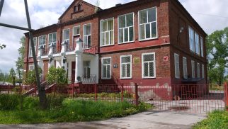 Вичугская средняя школа № 13 имени А.Н. Озерина, в которой с 1932 по 1941 годы учился Герой Советского Союза А.Н. Озерин