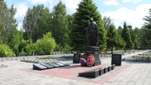 Воинское кладбище, на котором захоронено 1706 советских воинов, умерших от ран в госпиталях в годы Великой Отечественной войны